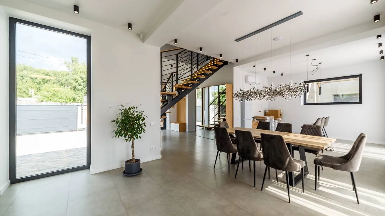 Монтаж окон: какие окна лучше ставить в частный дом