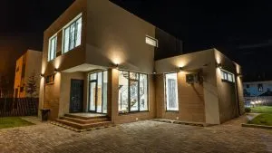 Дом «Латте» с плоской кровлей в деревне Свитино Наро-Фоминского района Московской области