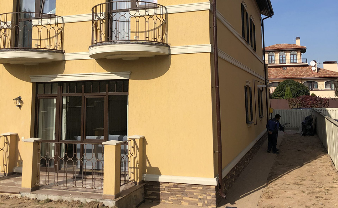 ГК «Конкиста» завершает ремонт дома в поселке «Маленькая Италия»